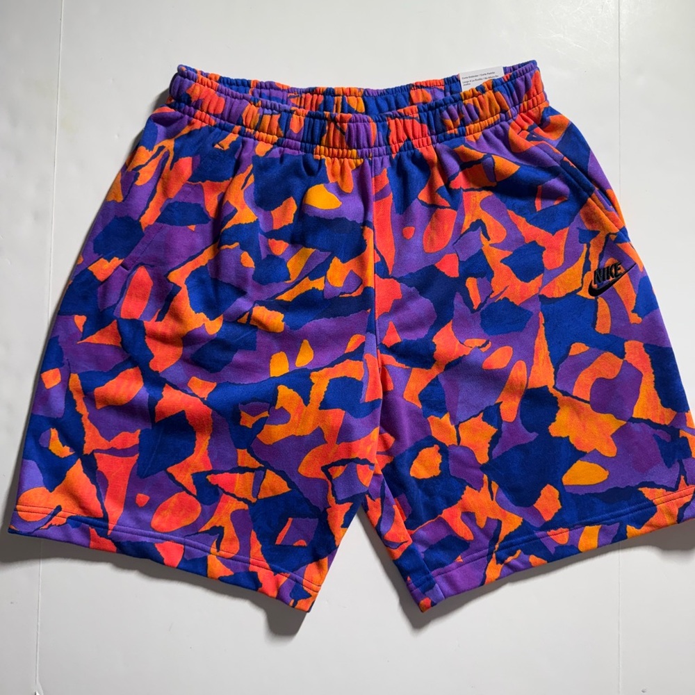 Nike Men's Multicolor Shorts
Tub C